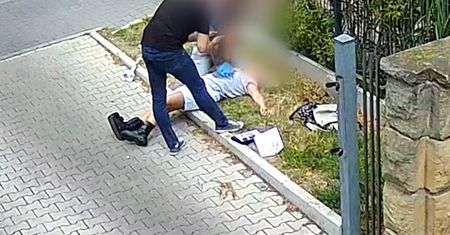 Dramatyczne sceny pod komisariatem policji w Lubinie