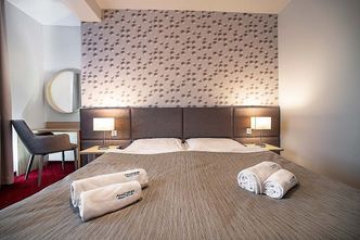 Luzowanie obostrzeń. Przecieki dotyczące hoteli. Branża się na to nie zgadza