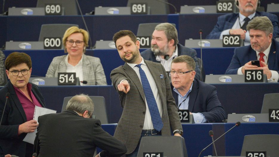 Europosłowie pokazali oświadczenia majątkowe. Niektóre kwoty robią wrażenie