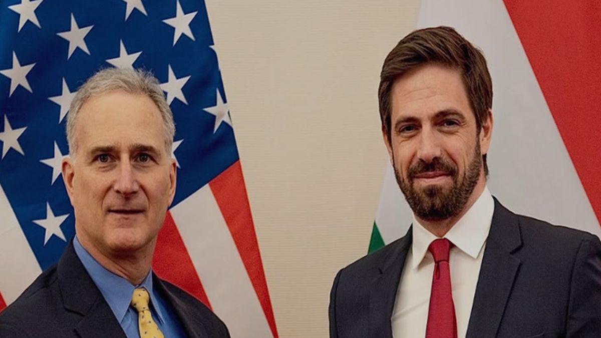 Louis L. Bono i Magyar Levente / screen