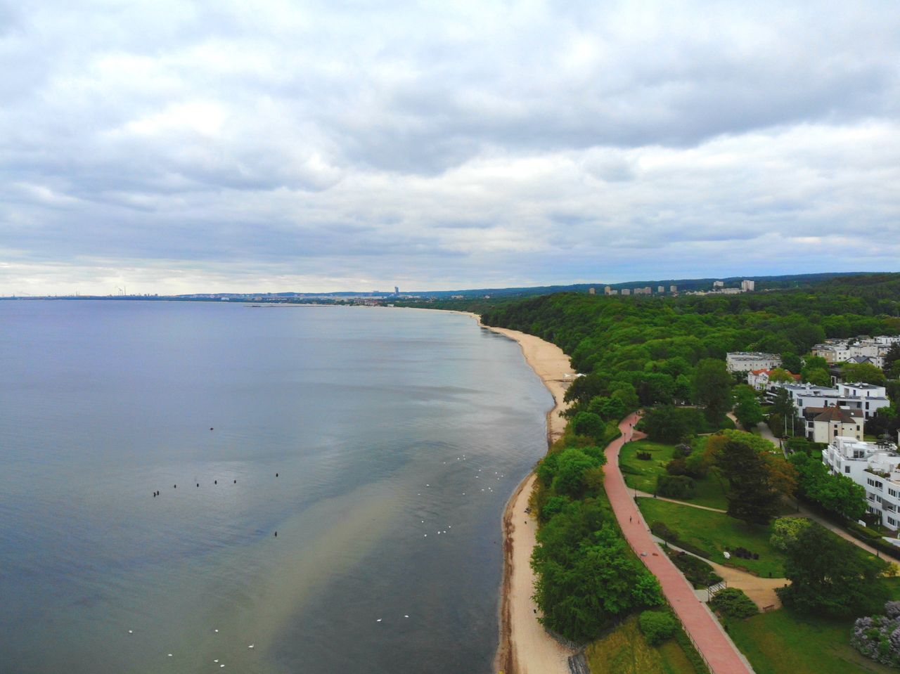 Gdynia. Detonacja miny morskiej. Zakaz wejścia na plaże w całym Trójmieście