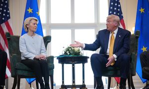 Bloomberg: Parlament Europejski wstrzyma ratyfikację umowy handlowej z USA