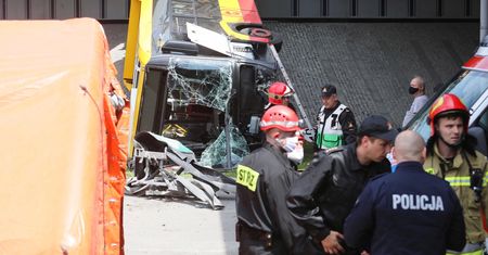Wypadek autobusu w Warszawie. Prokuratura potwierdza: kierowca był pod wpływem narkotyków