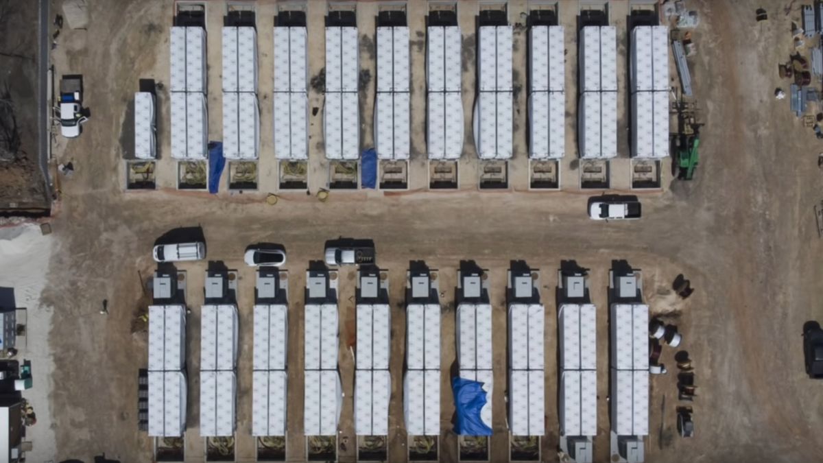 Tesla przygotowuje superbaterię. Elon Musk chce zasilić nią 20 tys. domów 1