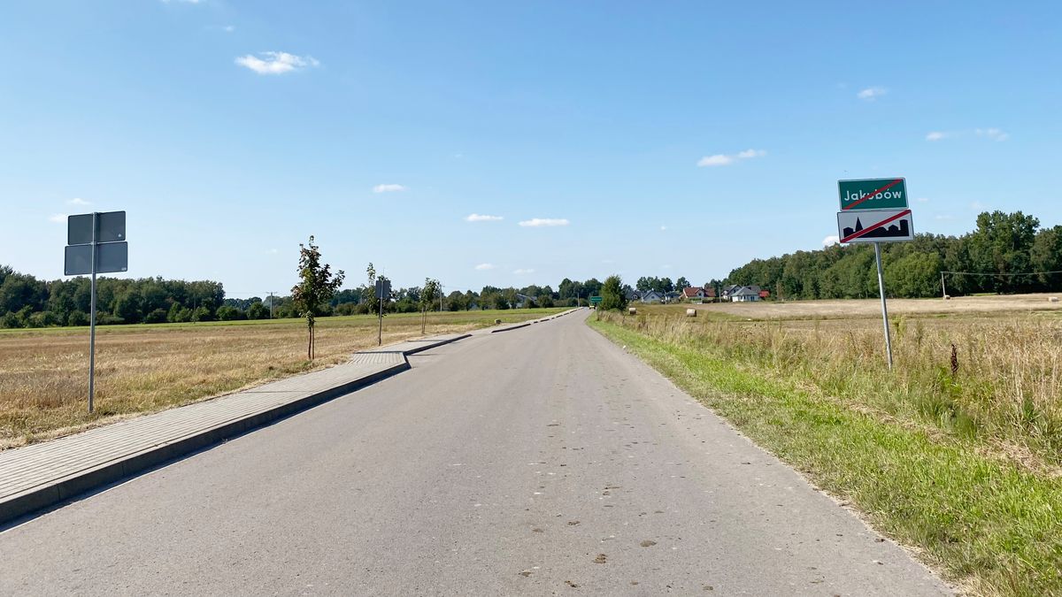 Mijając znak po prawej, wyjeżdżacie z obszaru zabudowanego, ale kierowcy jadący z naprzeciwka cały czas są w obszarze zabudowanym. Skomplikowane? To czytajcie dalej