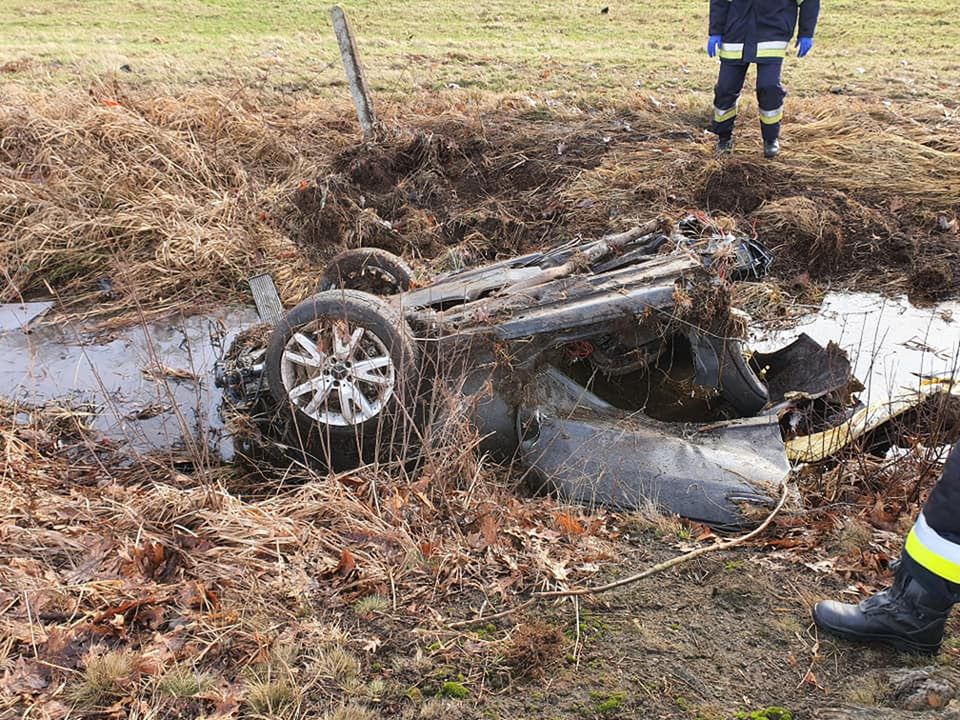 Druga część auta znajdowała się 70 metrów od miejsca zderzenia