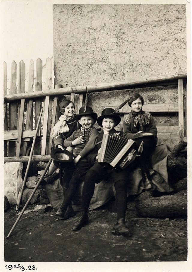 Wiedzieliście, że muzycy byli popularnym tematem na początku historii fotografii? 8