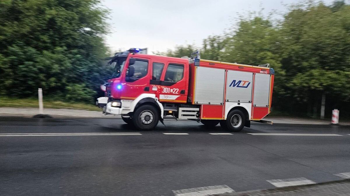 Strażacy jadący na interwencję
