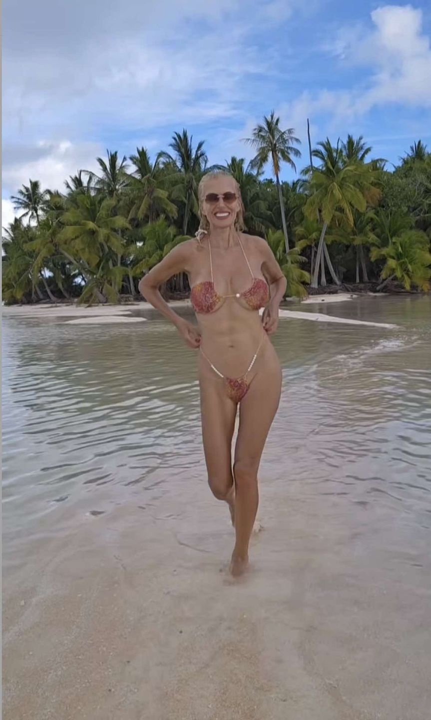 Aneta Glam pręży się w skąpym bikini