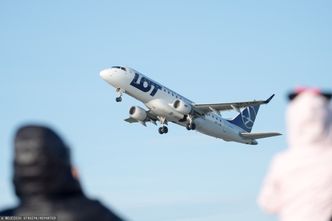 Zamieszanie w PLL LOT. Spółka tłumaczy się awarią systemu