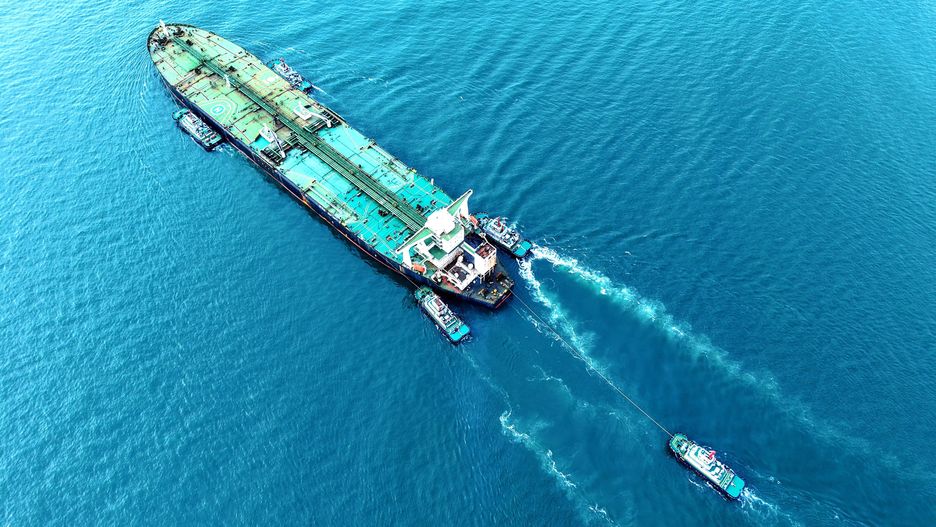 Wybuch na tankowcu Vilamoura. Wywołała go mina?