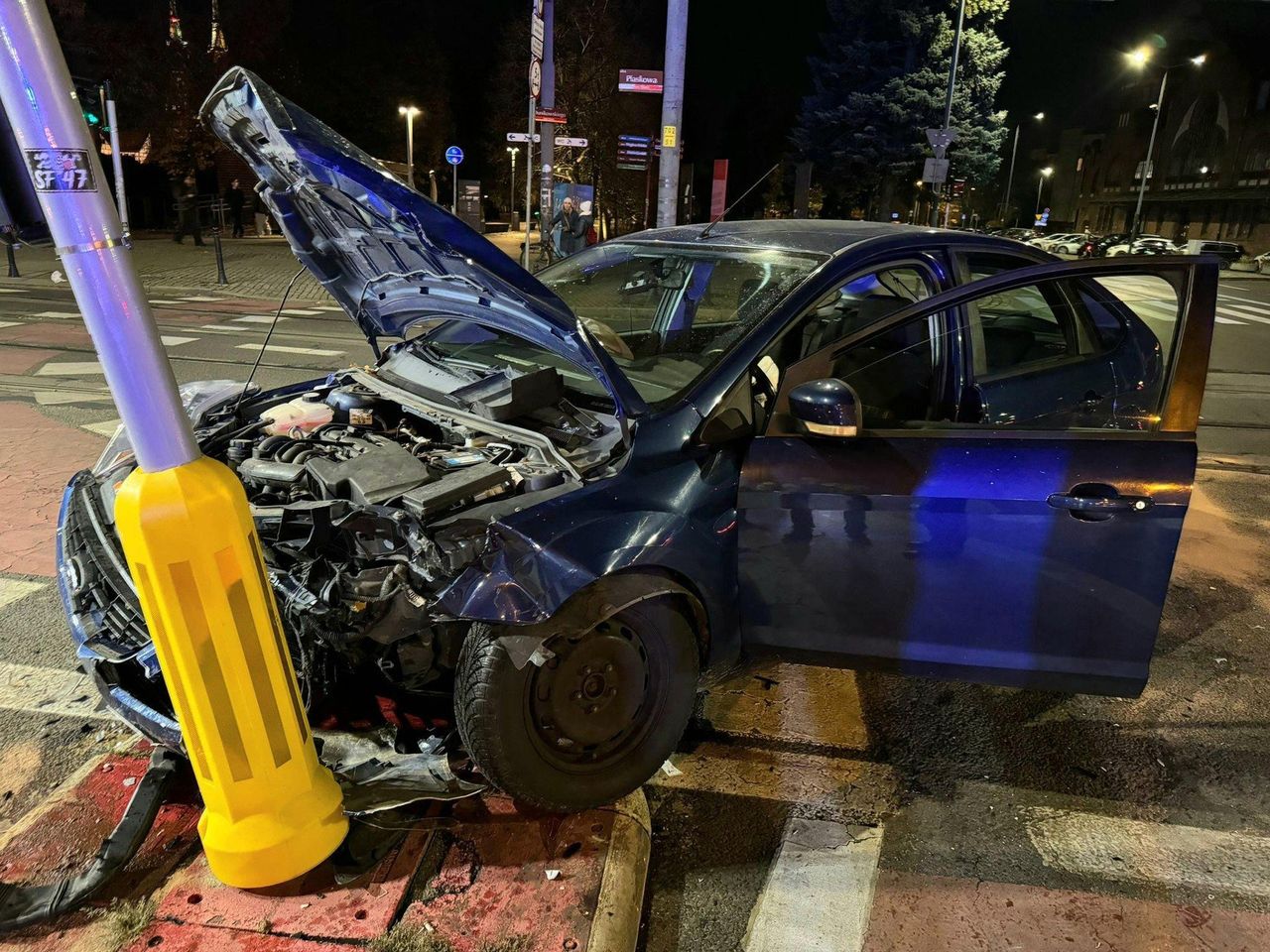 Wrocław: Wypadek na skrzyżowaniu przy Hali Targowej