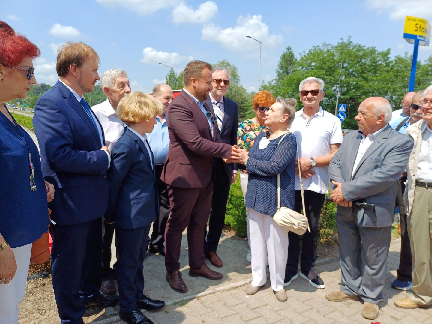 Pasaż na wiadukcie w Starachowicach nazwany imieniem Feliksa Sławka. Pani Zenobia nie kryła wzruszenia i radości.