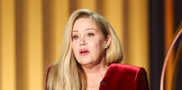 Christina Applegate TRAFIŁA DO SZPITALA! Aktorka od lat choruje na stwardnienie rozsiane