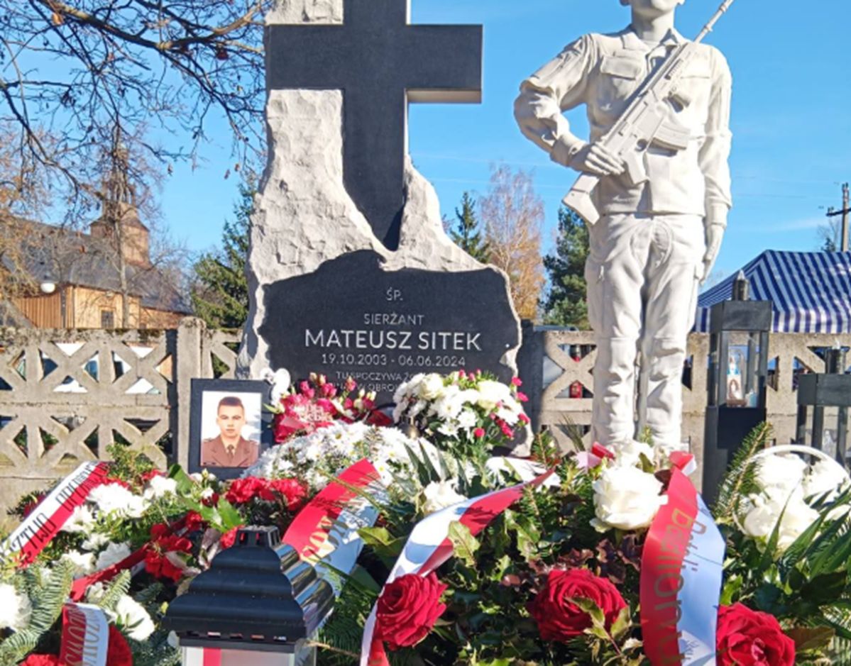 Żołnierz zginął na granicy. Tak wygląda grób sierż. Mateusza Sitka