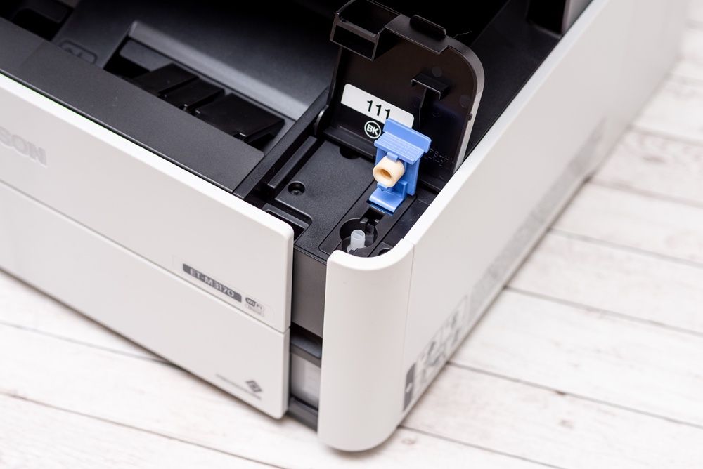 Epson ET M3170 otwór do nalewania tuszu
