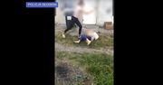 13-latka została zatrzymana przez policję. Brutalnie pobiła 40-letnią kobietę [WIDEO]