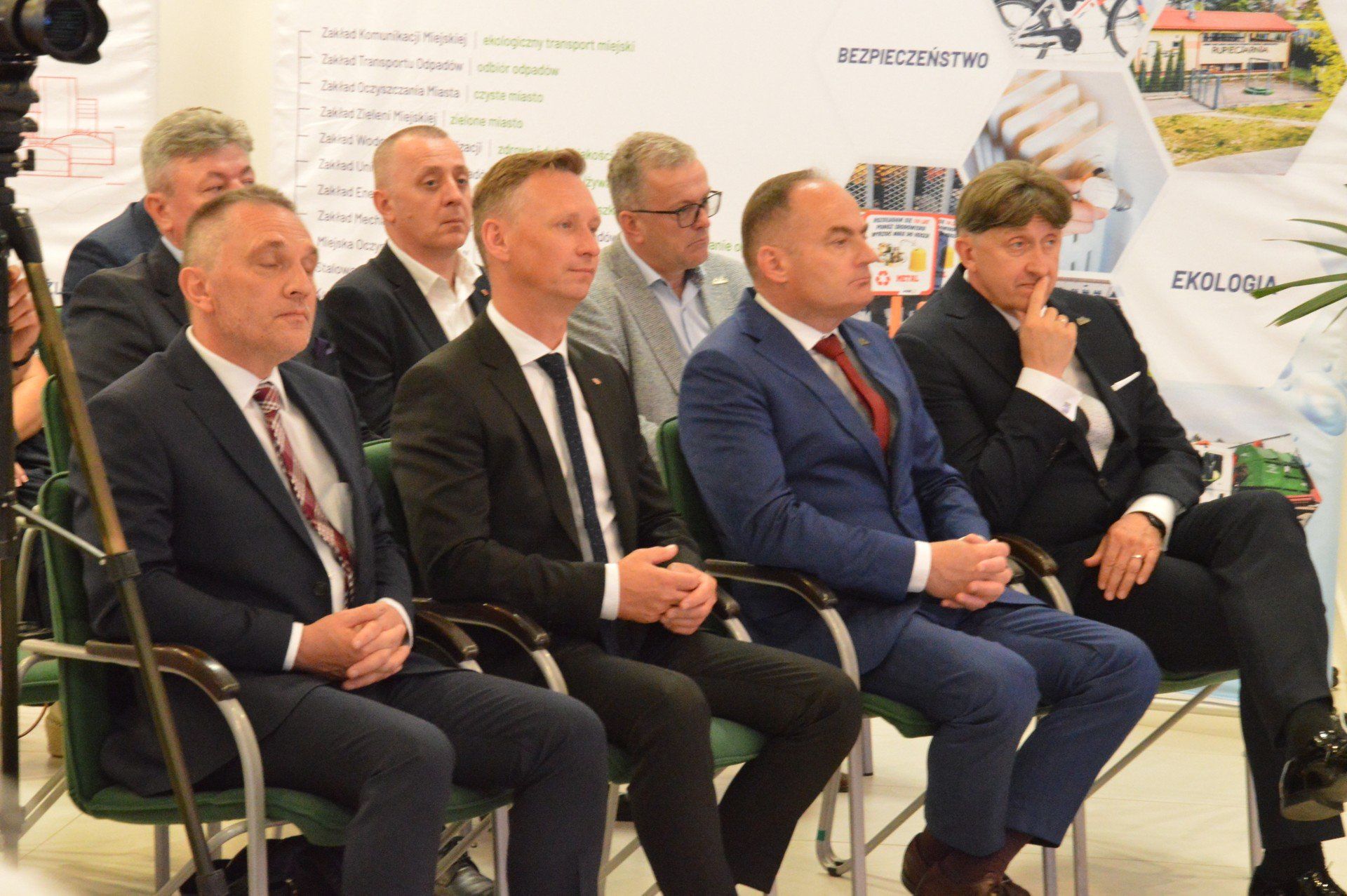 Przedstawiciele konsorcjum firm SBB Energy i AJ Profibut