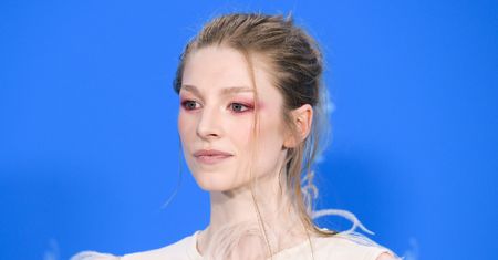 Gwiazda "Euforii" ARESZTOWANA. Hunter Schafer protestowała przeciwko atakom Izraela