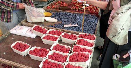Szykuje się kolejna afera, bo nie opłaca się już kupować owoców z Polski. "Mrożonki z Ukrainy wjeżdżały jak turyści"