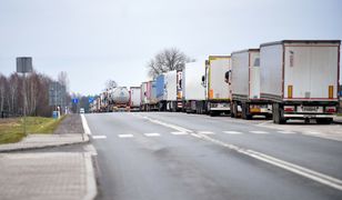"Tysiące polskich ciężarówek". Zatrzymany ukraiński dziennikarz o granicy z Białorusią