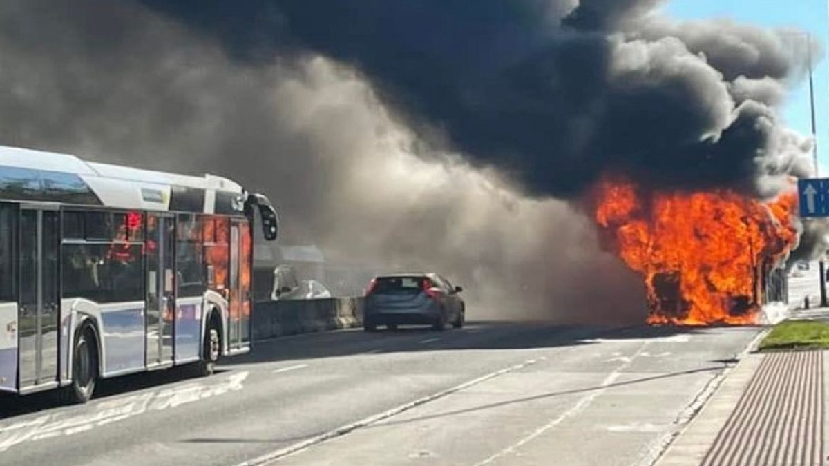 Pożar autobusu w Krakowie.