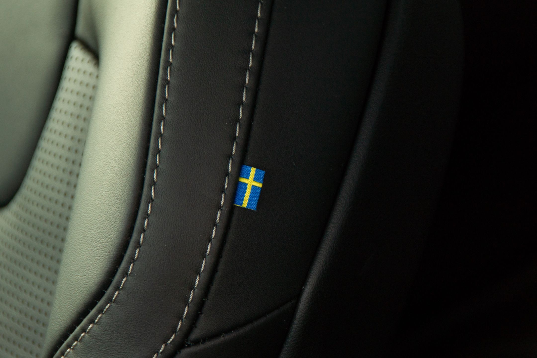 Volvo S90 T8