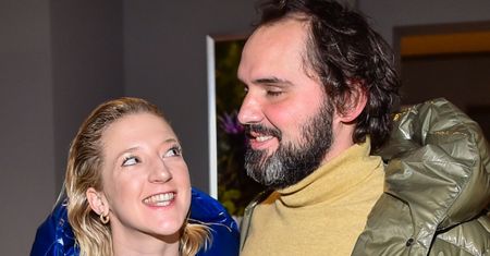 Ciężarna Lara Gessler pozuje w OBCISŁEJ SUKIENCE: "Mój mąż, jak mnie zobaczył, powiedział..." (FOTO)