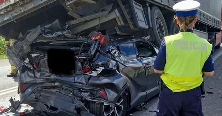 DK11 zablokowana w Garbatce. Utrudnienia po zdarzeniu drogowym