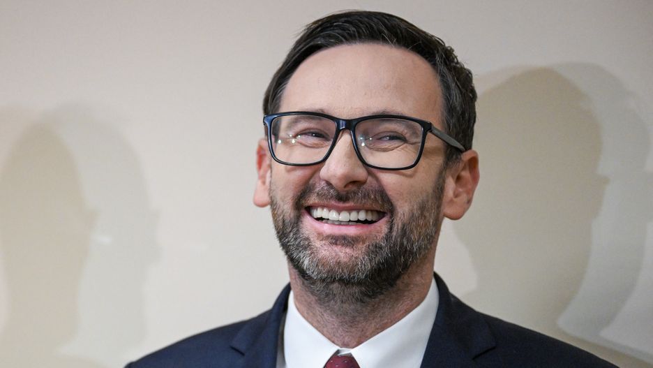 Mielec, 04.10.2024. Europoseł PiS Daniel Obajtek podczas oficjalnego otwarcia swojego biura poselskiego w Mielcu, 4 bm. (aldg) PAP/Darek Delmanowicz