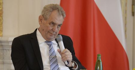 Prezydent Czech z koronawirusem. Wrócił do szpitala