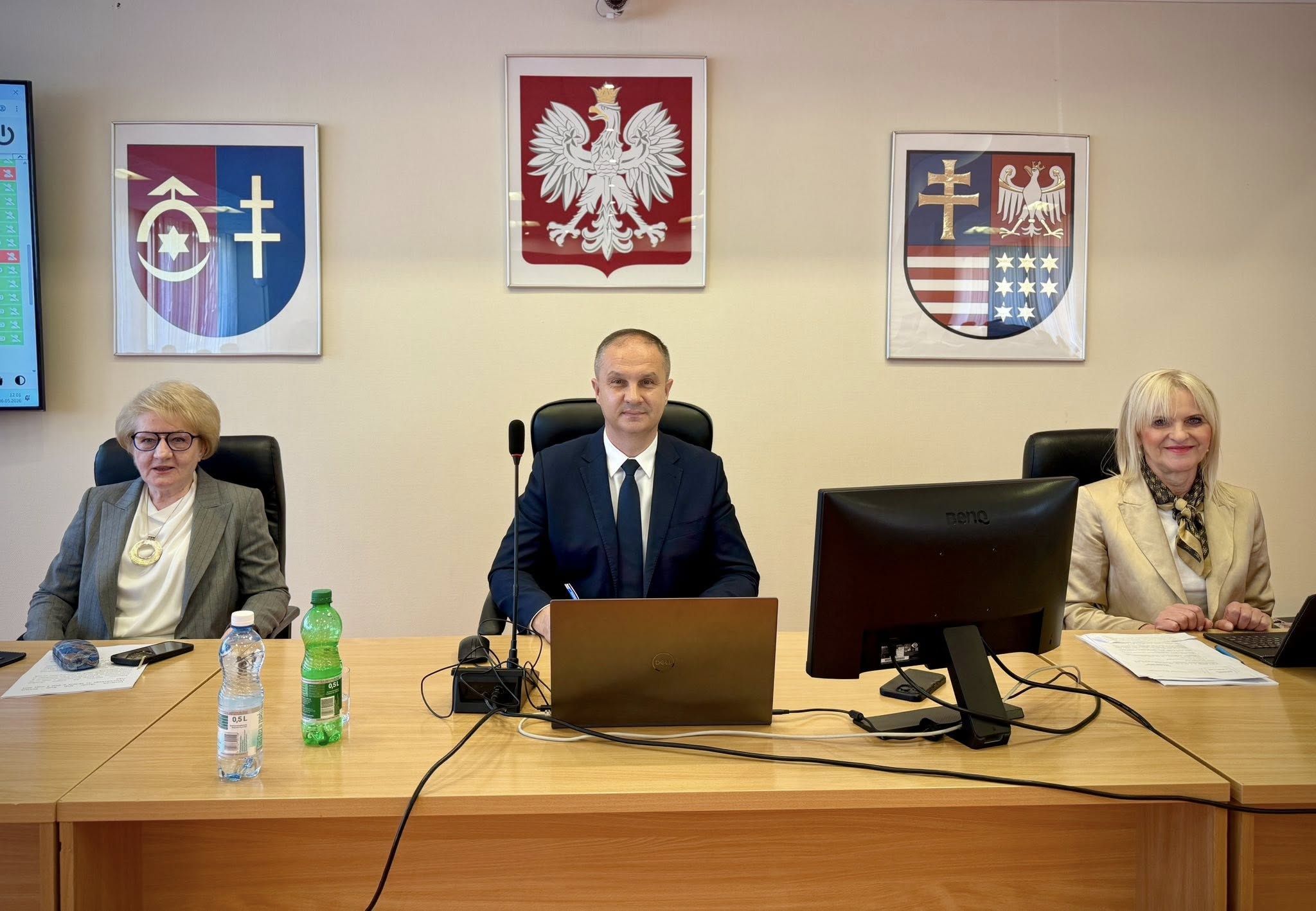 Obradowała Rada Powiatu Ostrowieckiego