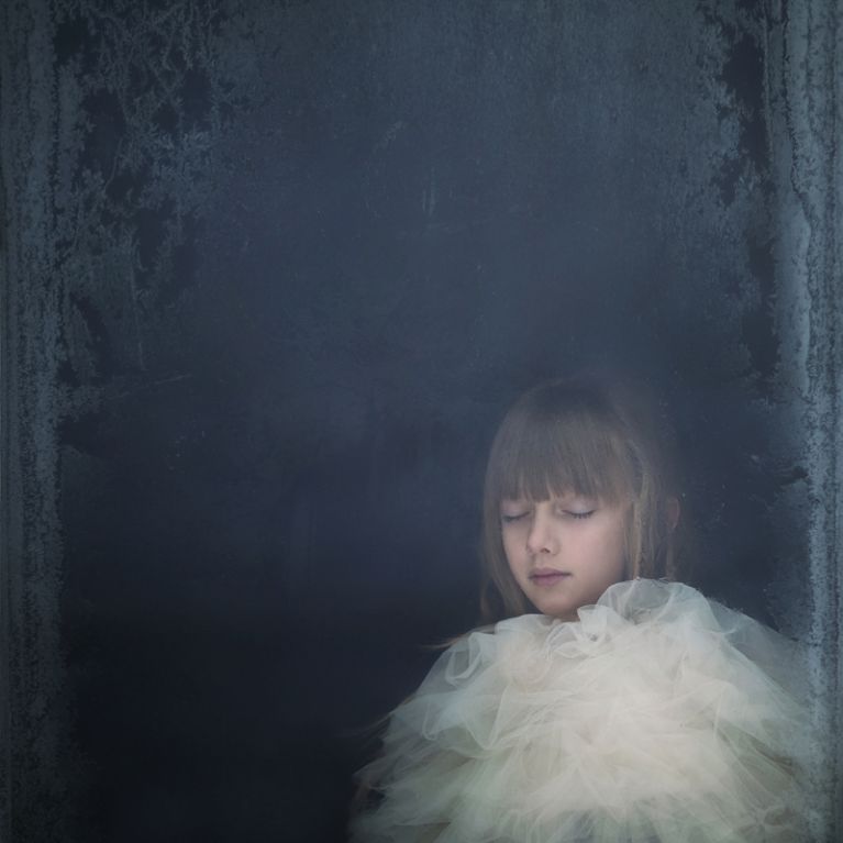 Magdalena Berny - portrety dziecięcej zadumy, refleksji, smutku 4