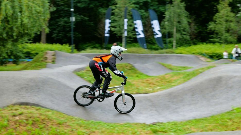 Aby szybko jeździć po pumptruckach trzeba &#34;pompować&#34; ciało w górę i w dół.