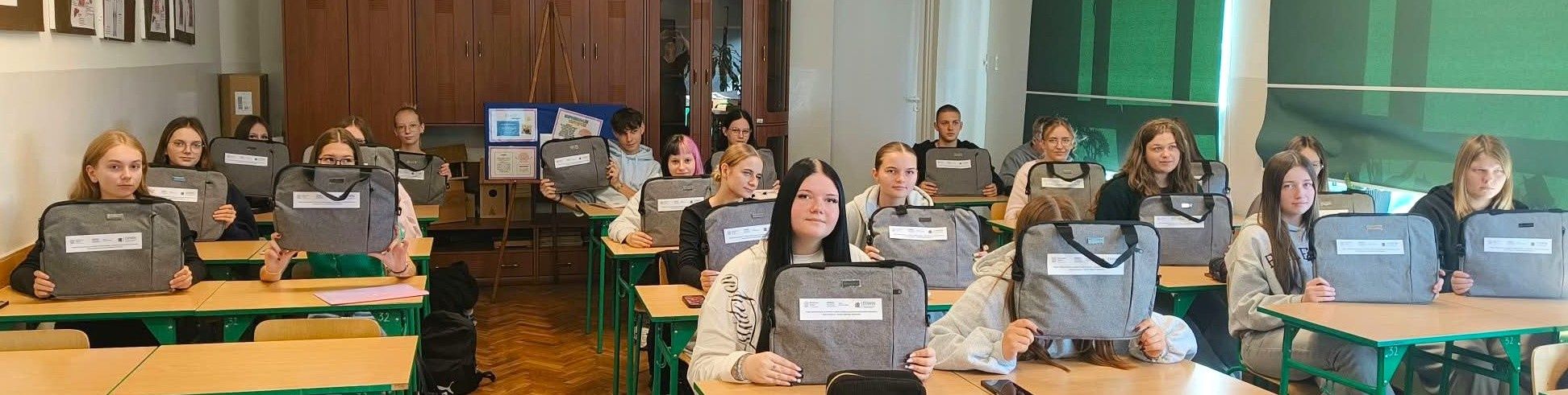 Uczniowie Staszica - odporni na manipulację.
