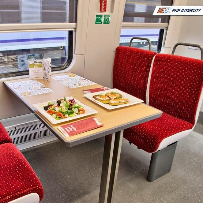 Wars zaprasza do wagonów restauracyjnych, serwując letnie nowości