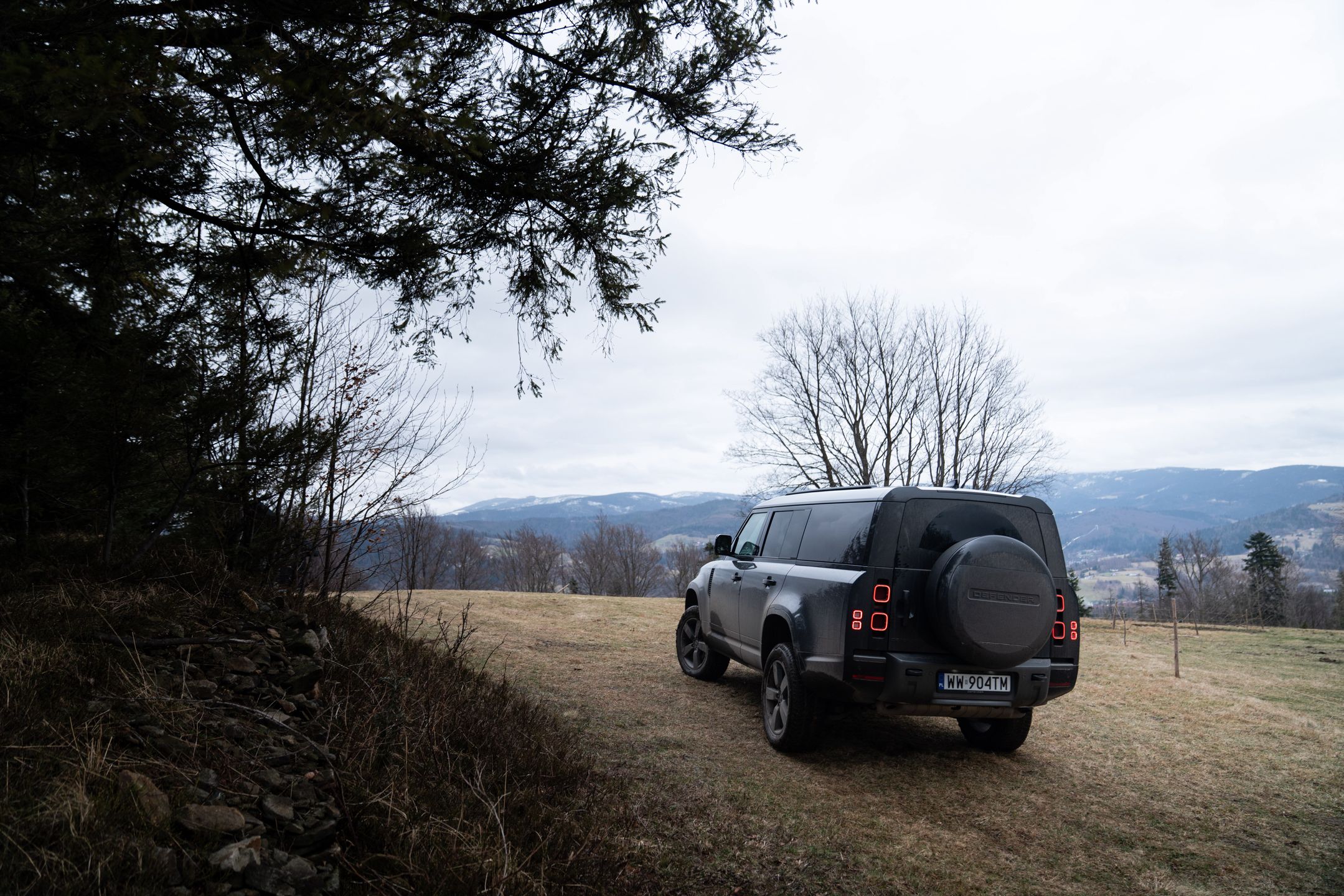 Land Rover Defender 130 Outbound