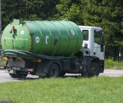 Szambo w stolicy. Tak żyją mieszkańcy jednej z dzielnic Warszawy