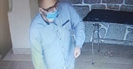 Konin. Zniszczył w kościele figurę Matki Bożej, policja publikuje jego wizerunek