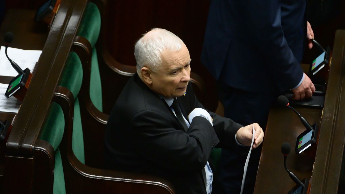 Na zdjęciu Jarosław Kaczyński w ławach sejmowych