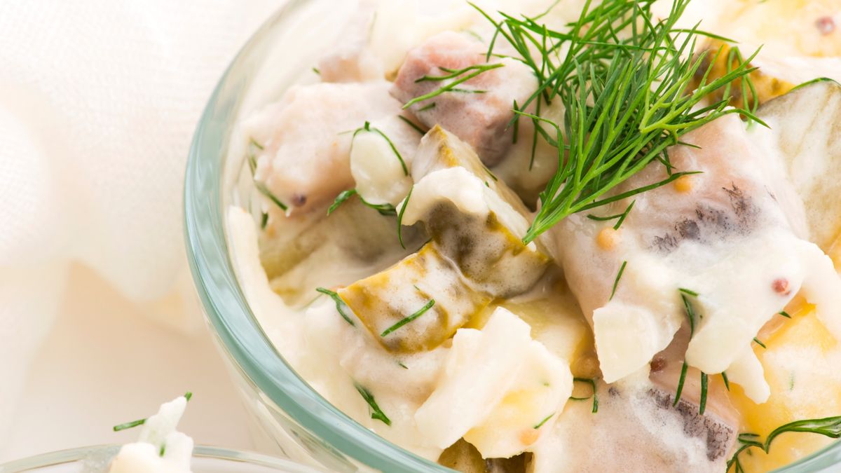 Co zrobić, żeby świąteczna sałatka była lżejsza?