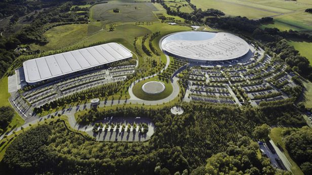 Centrum McLarena - architektura przemysłowa od Foster + Partners [wideo] 5