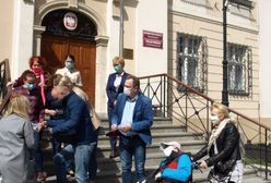 Dolny Śląsk. W Świebodzicach za darmo rozdawali maseczki. Teraz grozi im wysoka kara