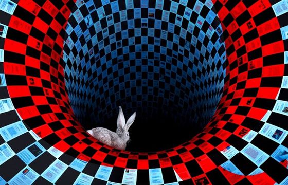 Nowy serial dokumentalny „Q: Nadchodzi burza” o początkach i sposobach działania QAnon w HBO GO (wideo)