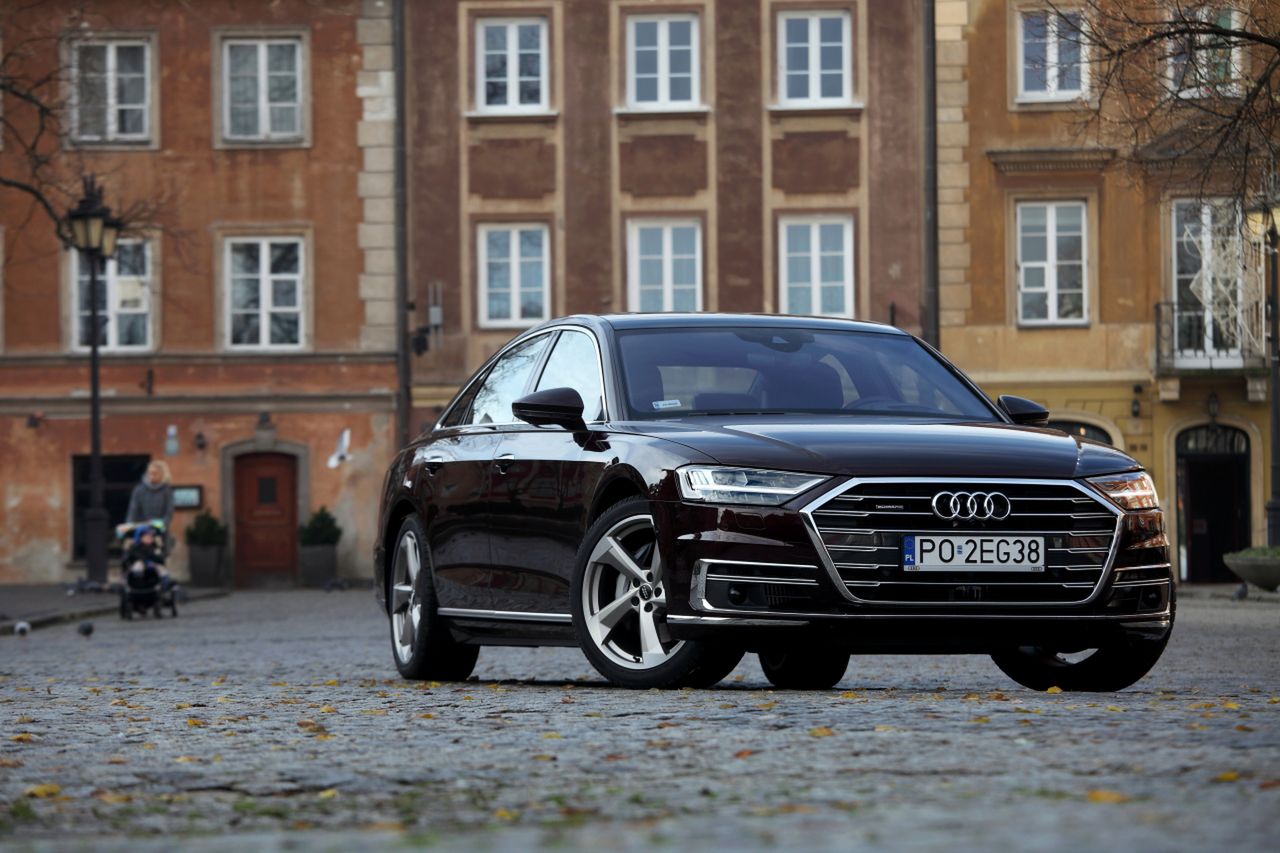 Pierwsza jazda nowym Audi A8. Za kierownicą jesteśmy już (prawie) zbędni