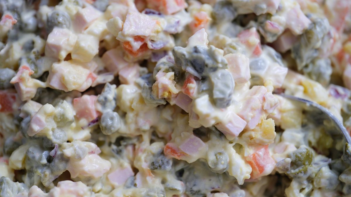 Salad of chopped vegetables and mayonnaise olivier background
Salad of chopped vegetables and mayonnaise olivier background. Traditional russian cuisine concept
Ivan-balvan
olivier, restaurent