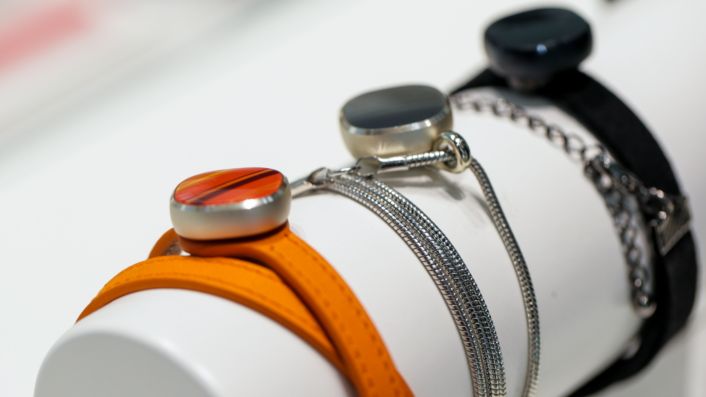 Samsung Charm to inteligentna opaska, ale nie dla geeka. I to jest w niej najlepsze 1