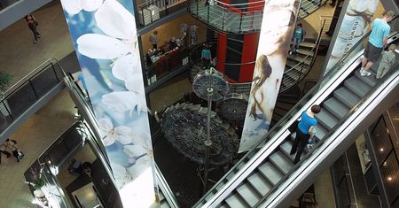 Koronawirus. Otwierają galerie handlowe. Podano datę