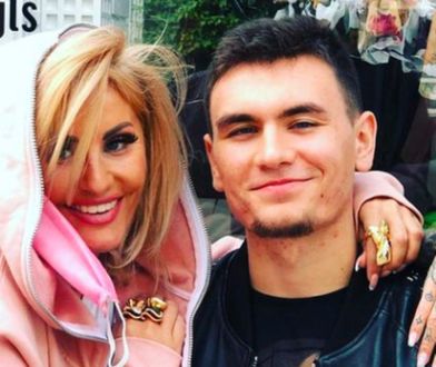 Zdjęcie z lotniska robi furorę. "Całe życie na przemycie"