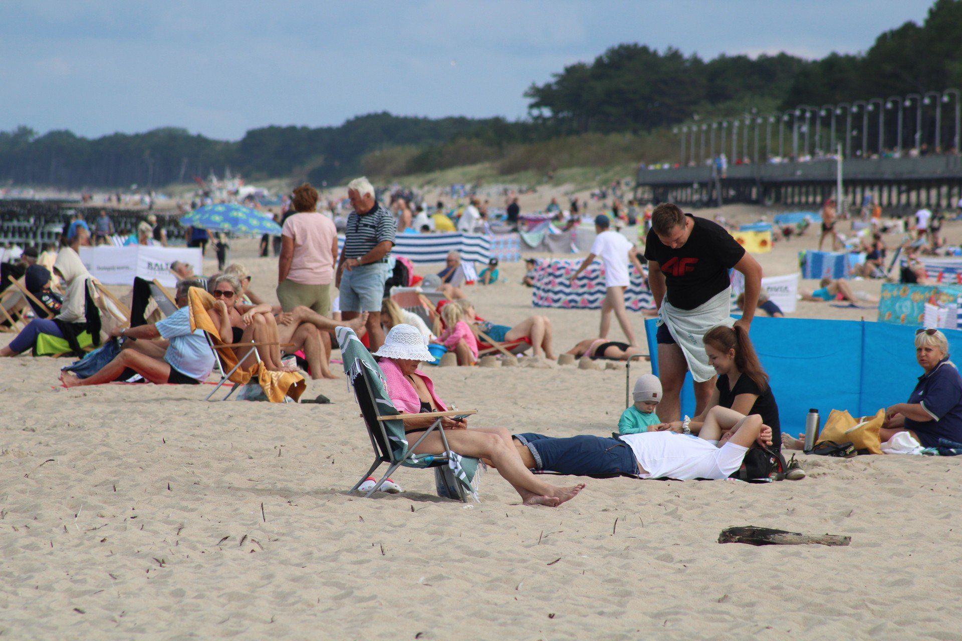 CIEPŁA JESIEŃ NA MIELEŃSKIEJ PLAŻY
